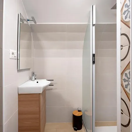 Guesthost - Lila House *