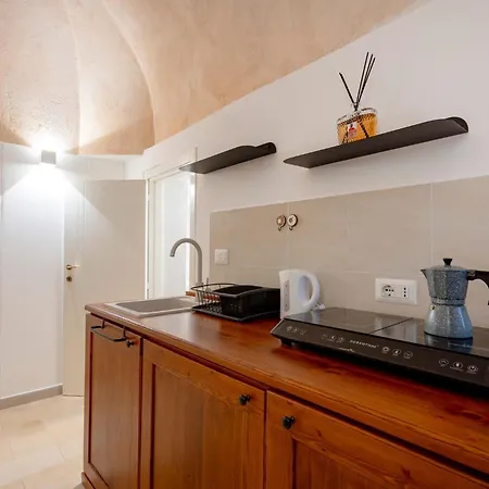 Guesthost - Lila House *