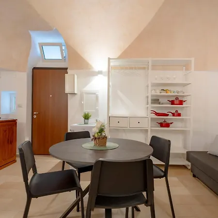 Guesthost - Lila House Apartament *