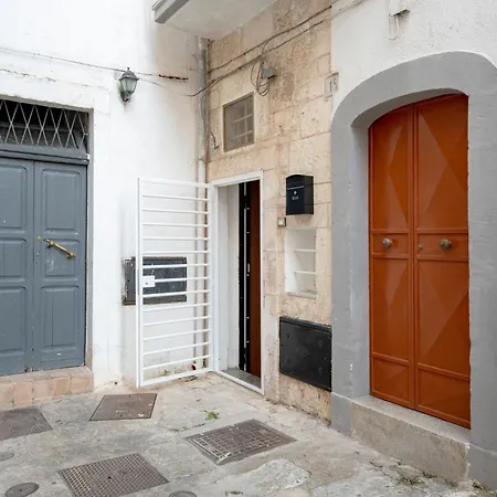 Guesthost - Lila House